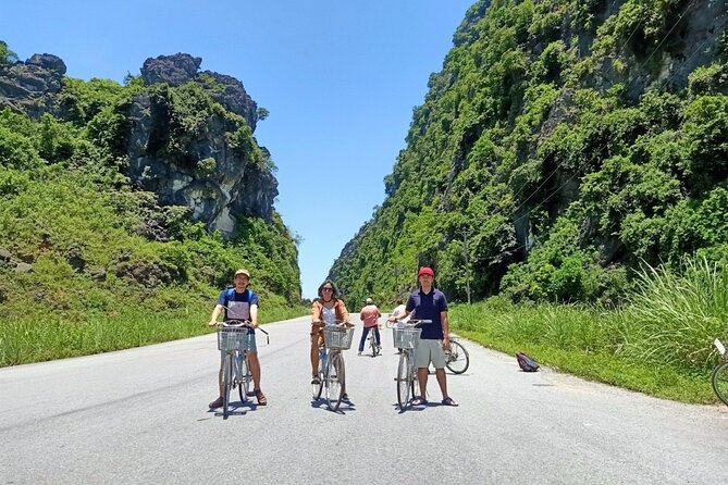 Ninh Binh full day-Hoa Lu temple & biking, Tam Coc boat trip, Dragon mountain - Mua Cave and Lying Dragon Mountain: The 500-Step Payoff