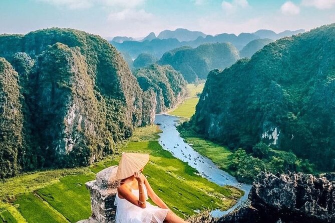 Ninh Binh full day-Hoa Lu temple & biking, Tam Coc boat trip, Dragon mountain - What the Small Group Size Changes (Up to 17 People)