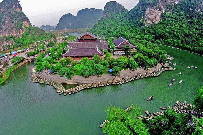 Ninh Binh Full Day Tour: Bai Dinh Pagoda - Trang An - Mua Cave - Mua Cave and the 500 Steps to Ngoa Long Mountain