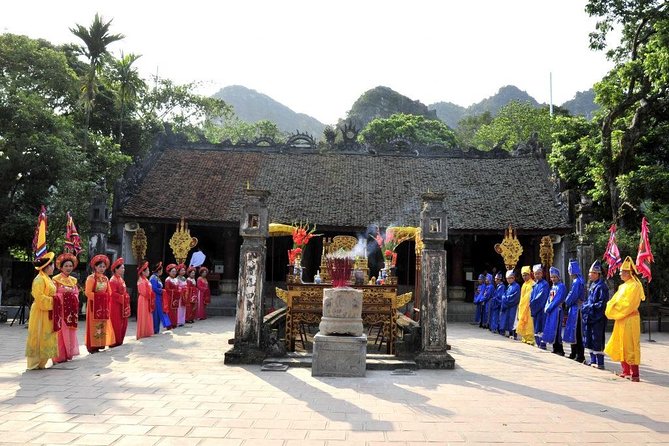 Ninh Binh Full Day Tour From Hanoi: Hoa Lu - Trang An - Mua Cave - From Hanoi to Ninh Binh: the long drive that actually feels manageable