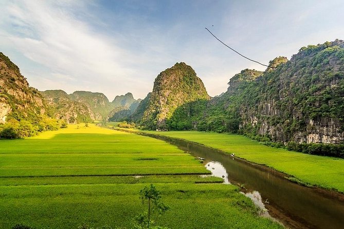 Ninh Binh Full Day Tour From Hanoi: Hoa Lu - Trang An - Mua Cave - Mua Cave and Lying Dragon Mountain: the view is worth it, but choose wisely