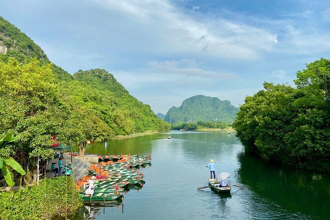 Ninh Binh Full Day Tour from Hanoi to Hoa Lu, Trang An & Mua Cave - English-speaking guidance and group size that affects the pace