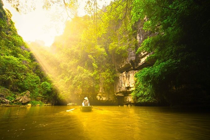 Ninh Binh Full Day Tour to Hoa Lu Tam Coc Mua Cave Buffet Lunch - A Fast 12-Hour Loop Through Hoa Lu, Tam Coc, and Mua Cave