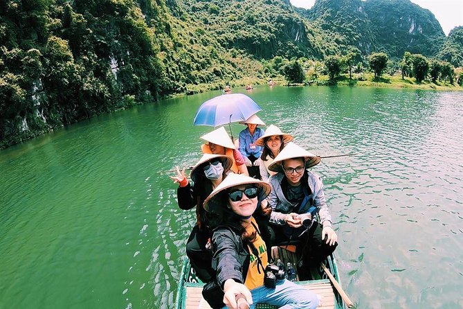 Ninh Binh Full-Day Trip to Trang An Mua Cave Hoa Lu Buffet Lunch - Mua Cave at 17:05: steps, viewpoints, and the photo scramble