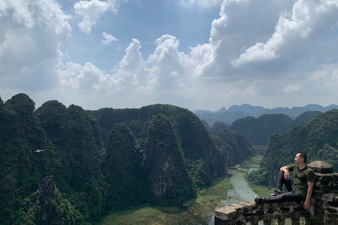 Ninh Binh Group Tour of 11 from Hanoi via Mua Cave Tam Coc Hoa Lu - Lunch in a local Vietnamese restaurant (and why it matters)
