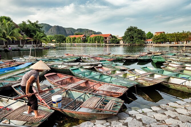 Ninh Binh Group Tour of 11 from Hanoi via Mua Cave Tam Coc Hoa Lu - Tam Coc caves by sampan: slow boat time with real scenery