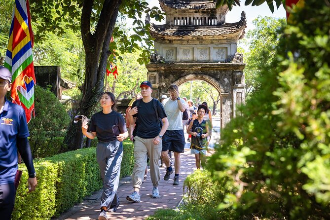 Ninh Binh Highlights Tour - Hoa Lu, Trang An And Mua Cave - Trang An Grottoes: The Boat Ride That Sets the Tone