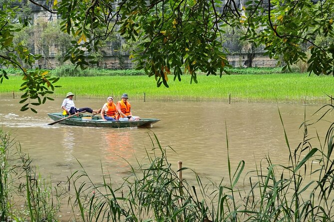 Ninh Binh HIGHTLIGHT & HIDDEN GEM Tour From Hanoi: Skip-The-Line - Old Quarter pickup and the ride south (what to expect)