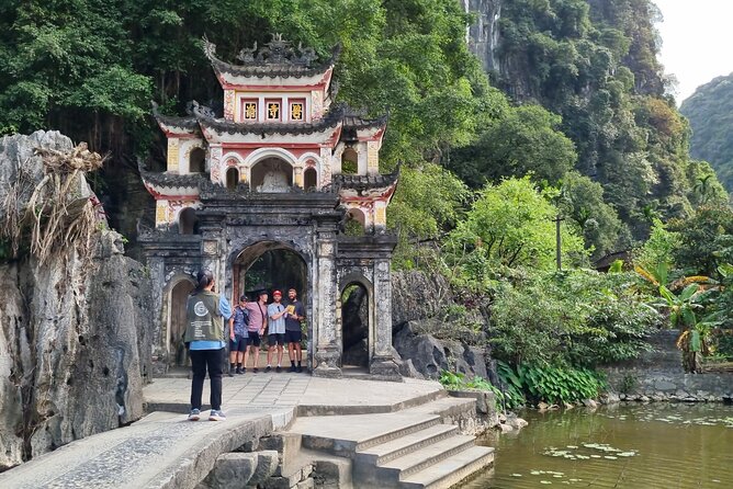 Ninh Binh HIGHTLIGHT & HIDDEN GEM Tour From Hanoi: Skip-The-Line - Lunch at a local home-restaurant (and what it adds)