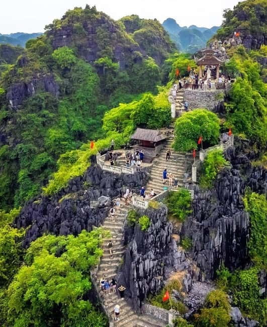 Ninh Binh: Hoa Lu, Bai Dinh, Trang An, and Mua Cave Tour - Mua Cave and Mua Island: 500 steps for the sunset shot