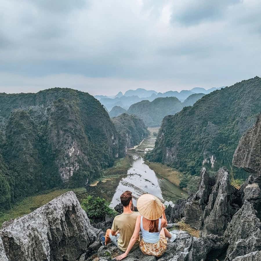Ninh Binh: Hoa lu, Bai Dinh, Trang an & Mua cave Small Group - Mua Cave and the 500 Steps to Dragon Mountain