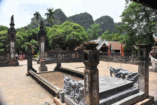 Ninh Binh - Hoa Lu - Mua Cave - Tam Coc 1 Day Tour - Hoa Lu temples of the Dinh and Le dynasties: where the story starts
