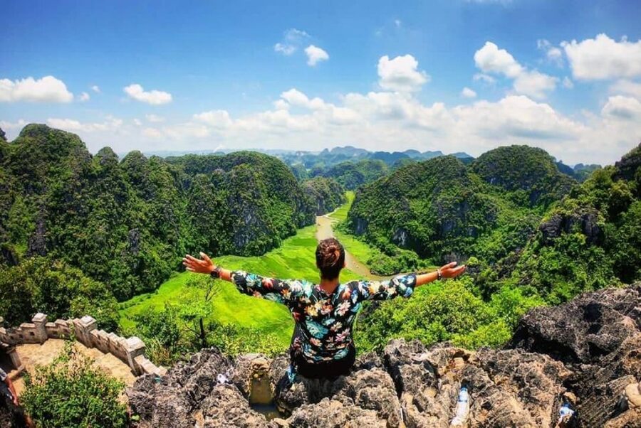 Ninh Binh: Hoa Lu, Trang An and Mua Caves Hiking Day Trip - Hoa Lu: the imperial capital stop that sets the tone