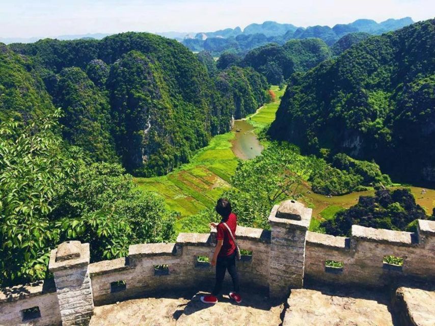 Ninh Binh: Hoa Lu, Trang An and Mua Caves Hiking Day Trip - Trang An: your 2.5-hour bamboo boat through limestone caves