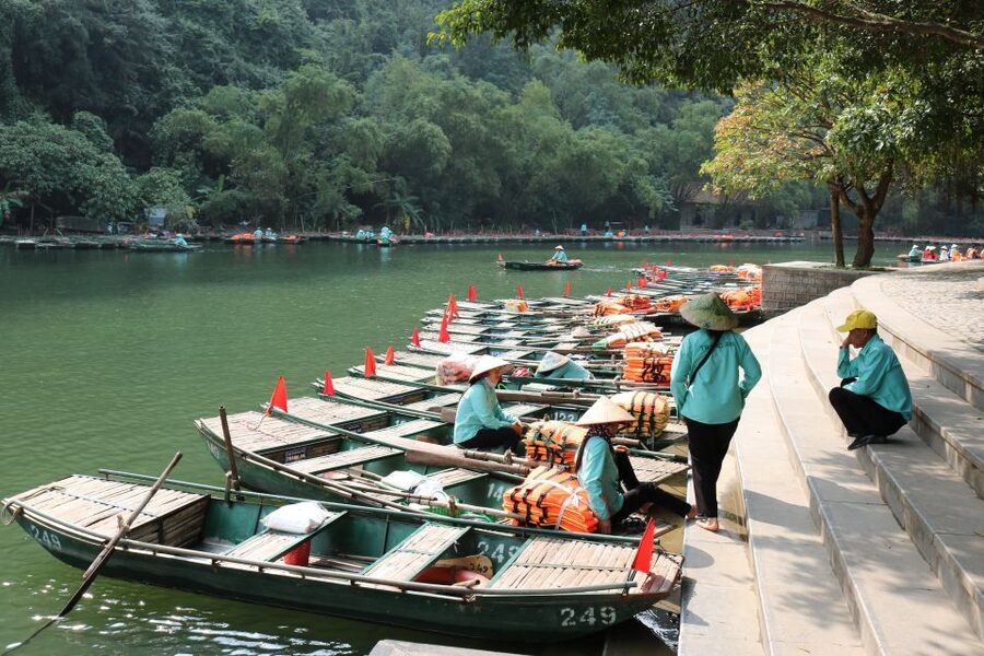 Ninh Binh: Hoa Lu, Trang An and Mua Caves Hiking Day Trip - What kind of person should book this?