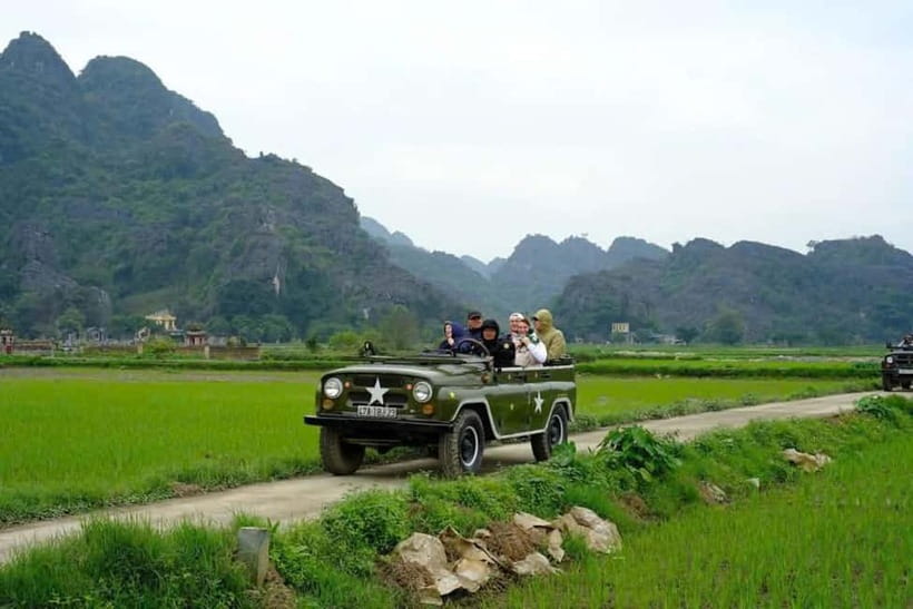 Ninh Binh Jeep Ride: Coi Khe, Mua Cave Sunset & Hoa Lu Night - The 16:00 Jeep pickup: getting from town to countryside fast