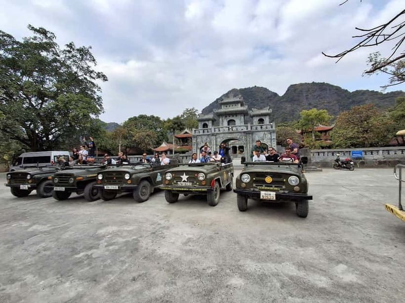 Ninh Binh Jeep Ride: Coi Khe, Mua Cave Sunset & Hoa Lu Night - Hoa Lư Ancient Town after dark: lantern streets and a softer pace