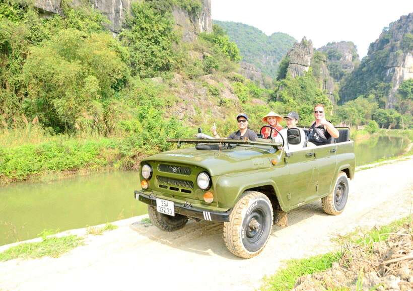 Ninh Binh Jeep tour:2 hours visit Bich Dong, Thai Vi temple - Thai Vi Temple: one of the oldest-feeling stops on the route