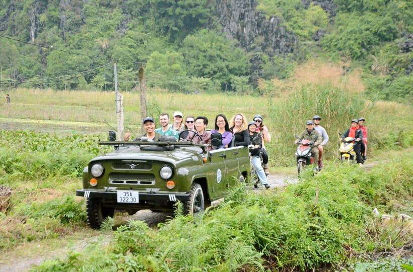 Ninh Binh Jeep tour:2 hours visit Bich Dong, Thai Vi temple - How the included camera gear actually improves your photos