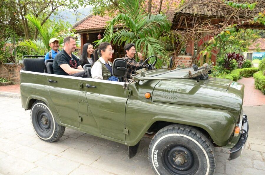 Ninh Binh Jeep Tour: 4 hours visit Tam Coc, Bich Dong pagoda - Co Temple Field: A Cultural Stop Between the Scenic Roads