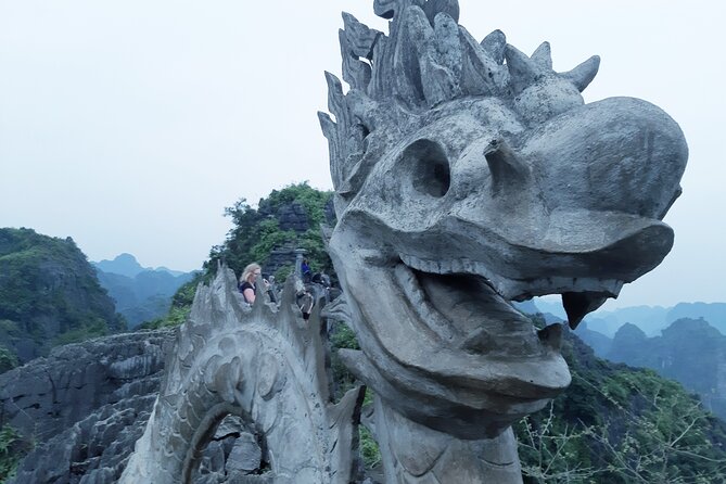 Ninh Binh luxury Day trip to Mua Cave, Tam Coc, Bich Dong, Boat & Bike - Stop 1: Mua Cave and the Dragon Mountain climb