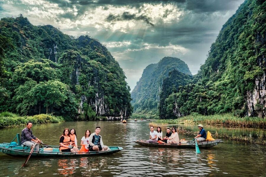 Ninh Binh Private: Hoa Lu & Tam Coc & Bich Dong & Mua Caves - Private guide and comfort: the biggest quality upgrade from joining a crowd
