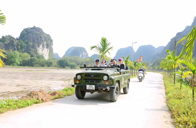 Ninh Binh Sunset Jeep Tour & Hoa Lu Walking Town At Night - Sunset at the viewpoint: what to expect and how to plan your photos