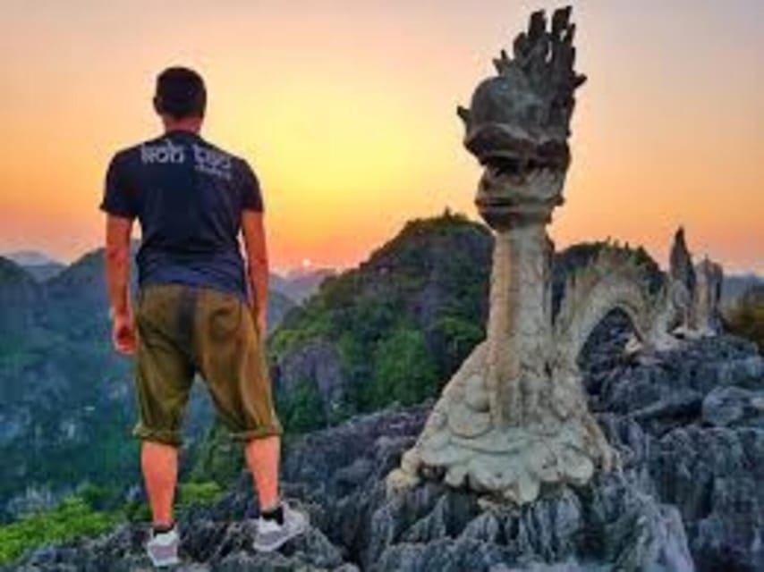 Ninh Binh Sunset Tour And Visit Hoa Lu Walking Town At Night - When Guides Add Extra Stops: Pagodas, Fruit, and the Local Side Roads