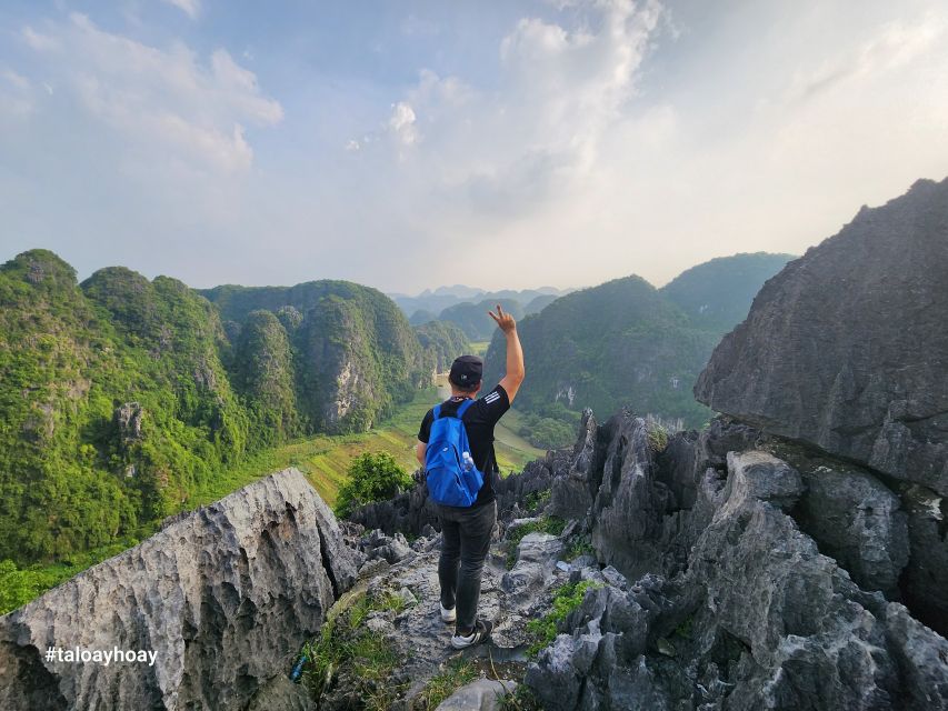 Ninh Binh Tour: Full-Day Hoa Lu and Tam Coc Boat Tour - Mua/Hang Múa Cave (Mua Cave): The 500 Steps and the Extra 100,000 VND
