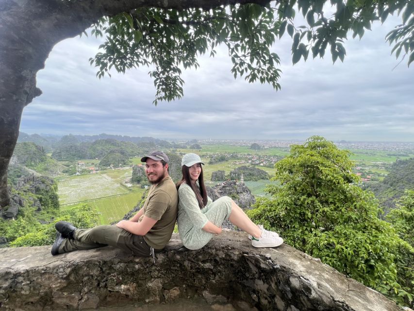 Ninh Binh Tour: Full-Day Hoa Lu and Tam Coc Boat Tour - Hoa Lư Ancient Capital: Touring the Dinh, Lê, and Lý Feudal Era