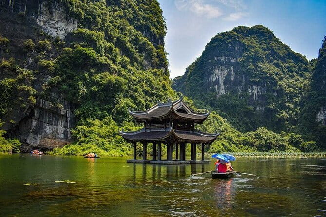 Ninh Binh Trang An Bai Dinh and Mua Cave Trip From Hanoi - Mua Cave and Lying Dragon Mountain: 500 Steps to the Best Wide Views