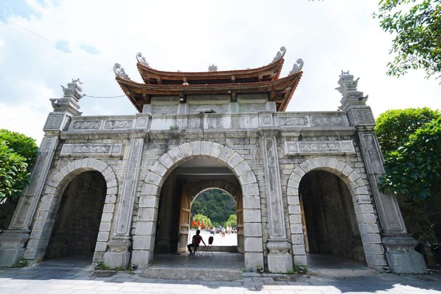 Ninh Binh Trip Visit Hoa Lu Capital -Tam Coc-Biking-Mua Cave - Price and value at about $42 per person
