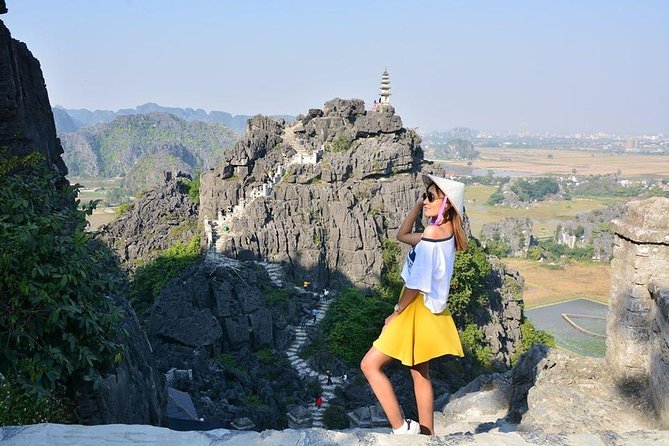 Ninh Ninh daily tour: Am Tien Cave- Mua Cave and Trang An boat ride - Trang An boat ride through grottoes: almost 3 hours of karst calm
