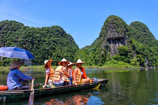 Ninh Ninh daily tour: Am Tien Cave- Mua Cave and Trang An boat ride - Mua Cave viewpoint: why it’s the best kind of workout