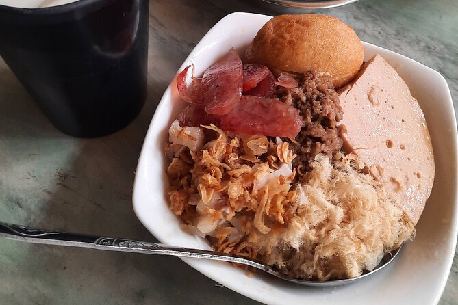 No Diet Club - Local food tour in Hanoi with many tastings ! - Pace, group size, and how to prep for a 3-hour walk