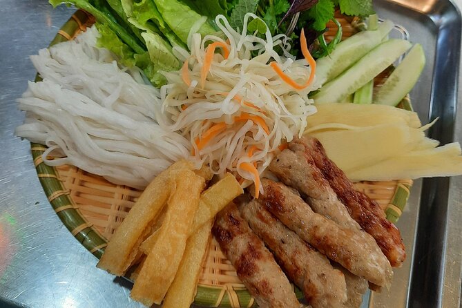No Diet Club - Local food tour in Hanoi with many tastings ! - All Food Included: How the Tastings Build a Real Hanoi Picture