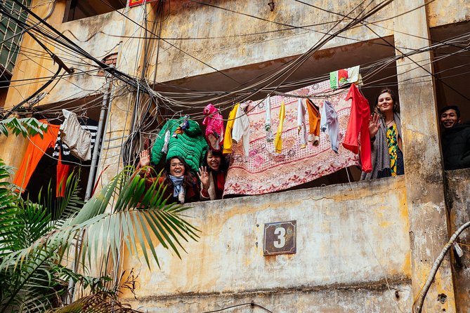 Off the Beaten Track in Hanoi: Private City Tour - Stop 1: Ferry to Đảo Tuần Châu Island and a Park That Feels Like Everyday Life
