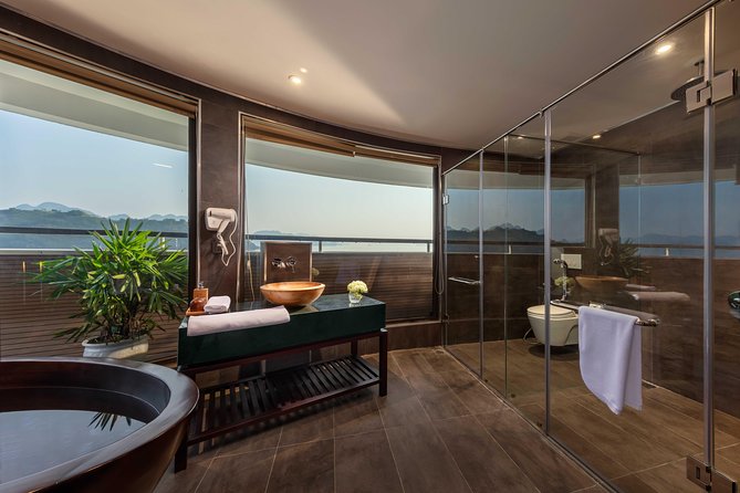 [OFFICIAL]Scarlet Pearl Cruises 5++stars &CATAMARAN ULTRA LUXURY - Getting there from Hanoi: pickup matters more than you think