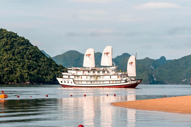 (Official) Signature Halong Cruise - 03 days 02 nights program - Kayaking or bamboo boat: choose your water tempo