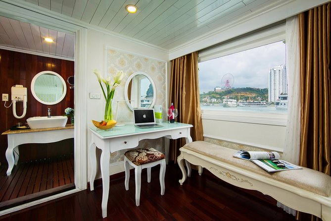 (Official) Signature Royal Cruise - 03 days 02 nights program - Food, drinks, and the value of being fed well