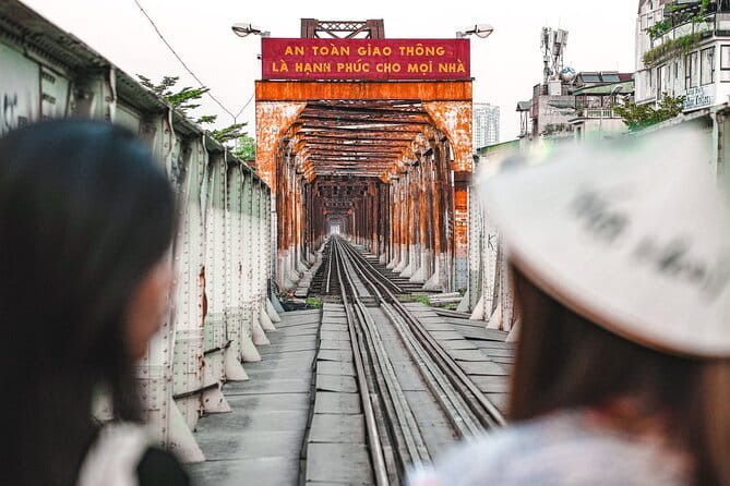 Old Quarter Food Tour in Hanoi - Where the evening starts: Hoè Nhai and your Old Quarter warm-up