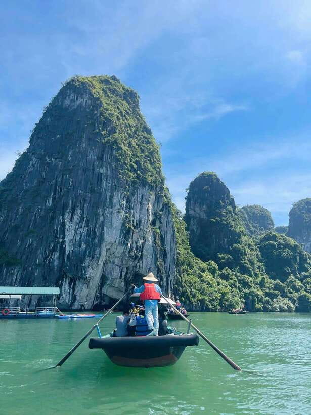 Pamela Cruise: HaLong Bay day trip with Lunch & Activities - What to Bring (And What Helps Most on a Ha Long Bay Day)