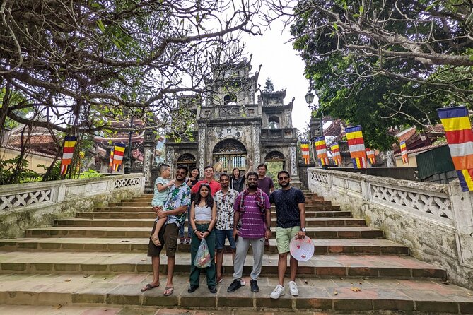Perfume Pagoda Full-Day Guided Tour from Hanoi - All Inclusive - The Yen River rowboat: the calm before the stairs