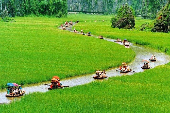 Perfume Pagoda Full day Private tour - Yen Stream and the Rowing Sampan on the Yen Vi River