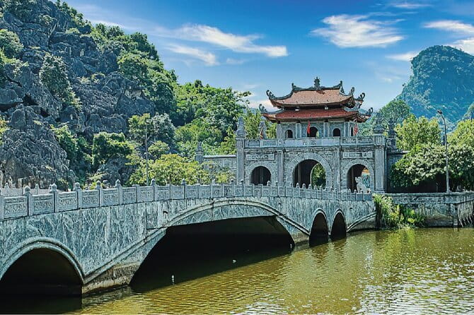 Private 1 day in Ninh Binh with Hoa Lu, Trang An and Mua cave - Price and logistics: when $169.57 per person is a smart call