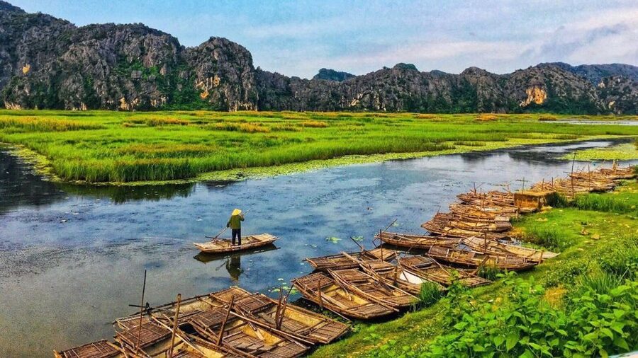 Private Car/Bus Renting Hanoi - Ninh Binh - Halong - Sapa... - Lunch In A Local Restaurant: The Food Break That Keeps Your Day Moving