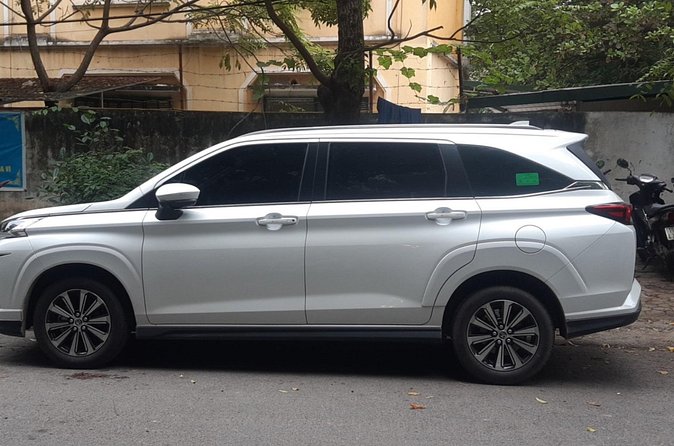 Private Car Ha Noi Airport Transfer - Inside the car: AC comfort and a 40-minute expectation