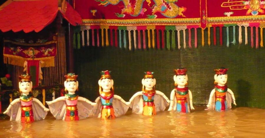 Private Evening Cyclo Tour with Water Puppet Show - What you’re really buying: atmosphere, not just photos