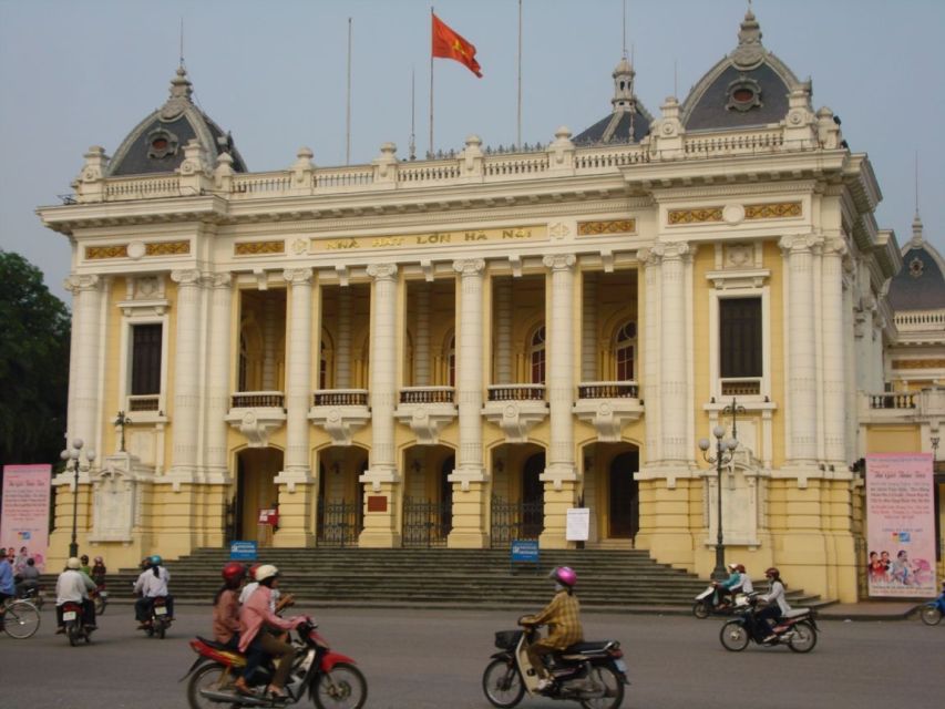 Private Evening Cyclo Tour with Water Puppet Show - Hoan Kiem Lake to the French Quarter: where your photos make sense