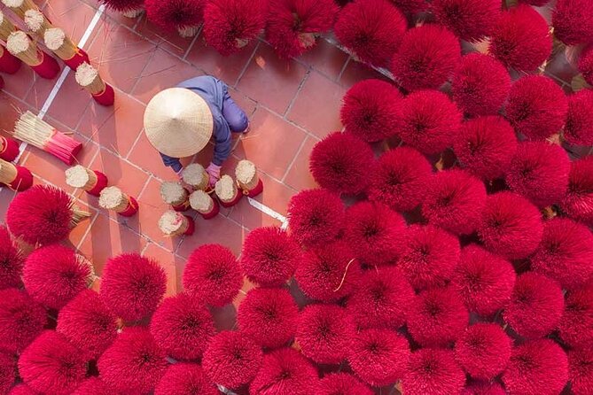 Private experience of visiting Quang Phu Cau incense village - Inside the incense-making workflow: bamboo, dye, paste